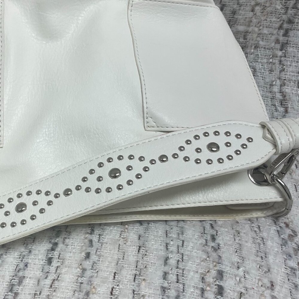 Steve Madden Medium Size Cream Color Faux Leather Bag w/Silver Accents - Picture 12 of 14